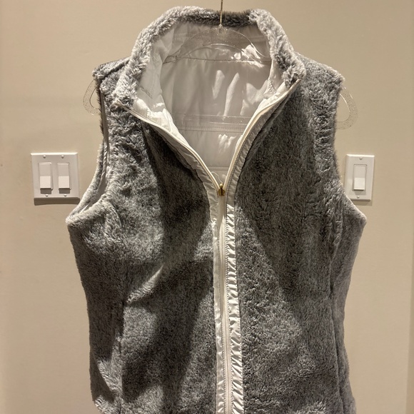 Reversible vest - Picture 3 of 4